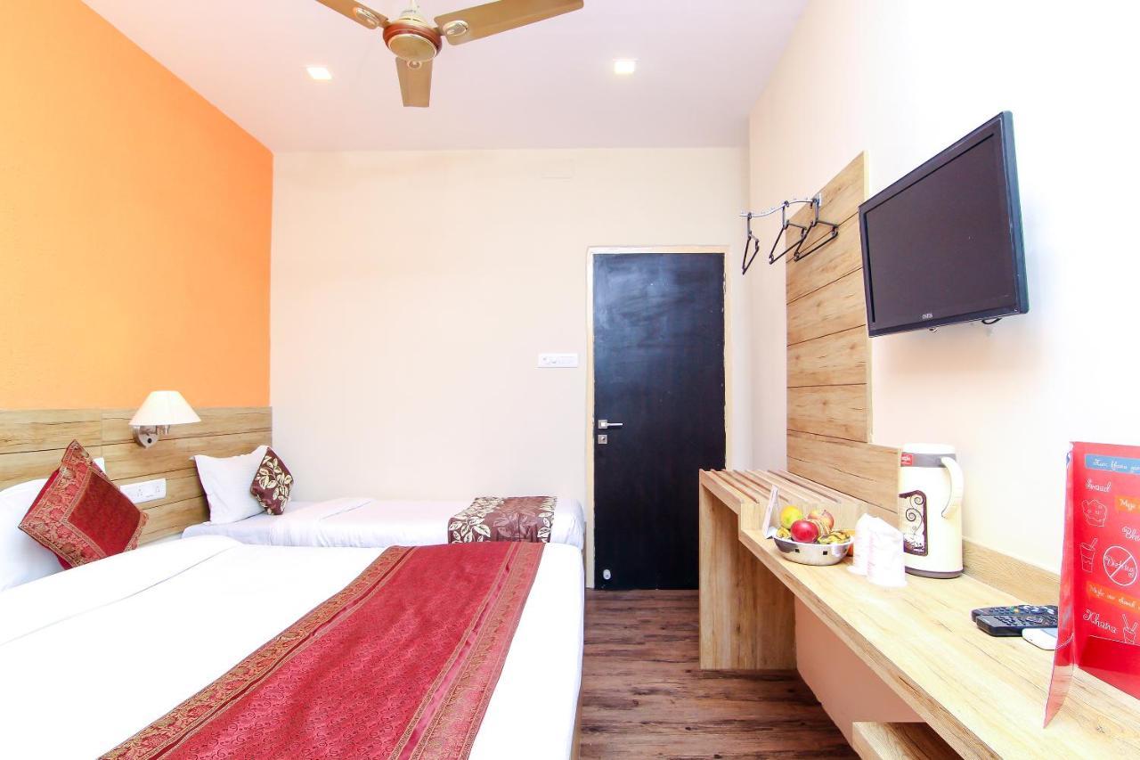R B International Hotel Varanasi
